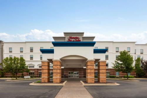 a rendering of the front of a building at Hampton Inn & Suites Saginaw in Saginaw