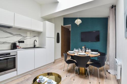 141 Suite Klein - Superbe Appartement à Paris.
