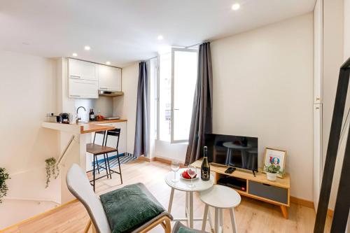 388 Suite Trousseau - Superbe Appartement à Paris