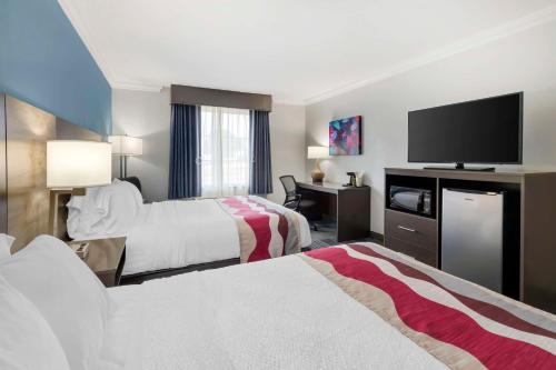 Katil atau katil-katil dalam bilik di Best Western Medical Center North Inn & Suites Near Six Flags