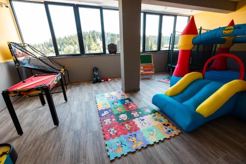 Top Zlatar Apartmaniにあるキッズクラブ