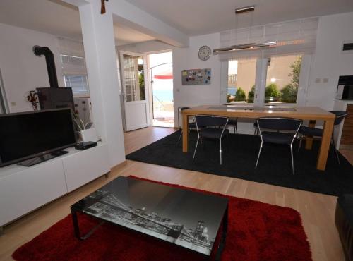 Marvelous Escape Bol Island Villa with Pool