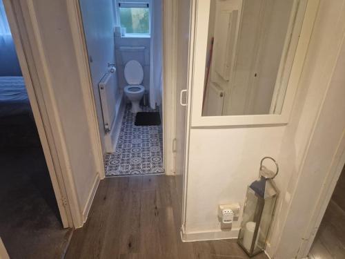 Ένα μπάνιο στο modern cozy one bedroom flat