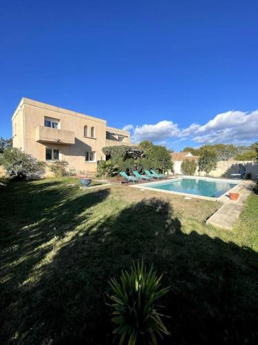 Villa avec piscine, climatisation et studio indépendant