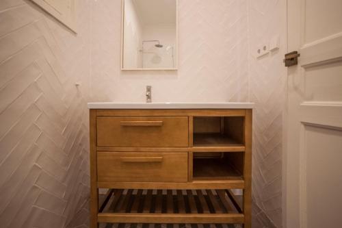 EG42B - Piso modernista 6 pax con WIFI en centro Barcelona