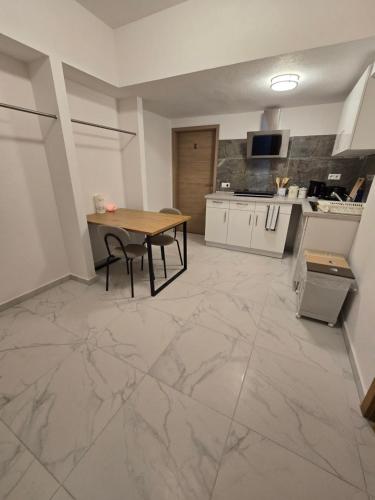 Η κουζίνα ή μικρή κουζίνα στο Pension Hirsch