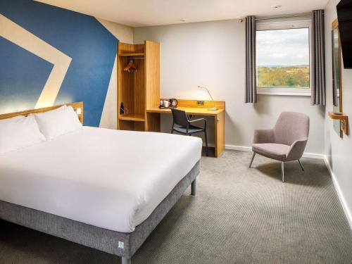 Postel nebo postele na pokoji v ubytování ibis budget London Heathrow Central