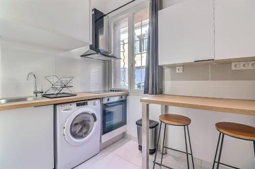 Kuchyň nebo kuchyňský kout v ubytování Studio confortable très proche du Centre de Nîmes