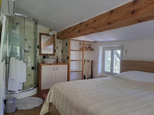 Kúpeľňa v ubytovaní Hameau de la Suyère