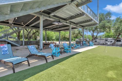 Κήπος έξω από το The Elevated Retreat and Concierge Services