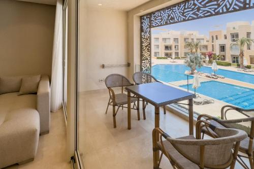 Soothing & Stilly 2BDR Mangroovy Pool & Beach Access