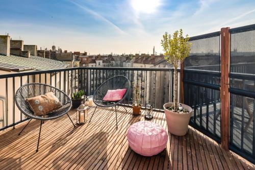 Prague Days - Sunny Riverside Apartments with Terraces