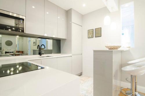 A kitchen or kitchenette at Minty Stay - Atocha 4 BD