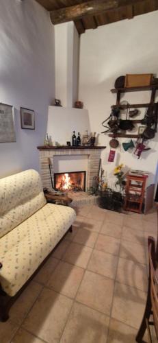 Kuchyň nebo kuchyňský kout v ubytování Abruzzo Fabulous Villa View Sirente Velino National Park