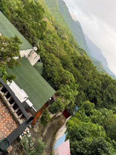 Pemandangan gunung umum atau pemandangan gunung yang diambil dari the country house