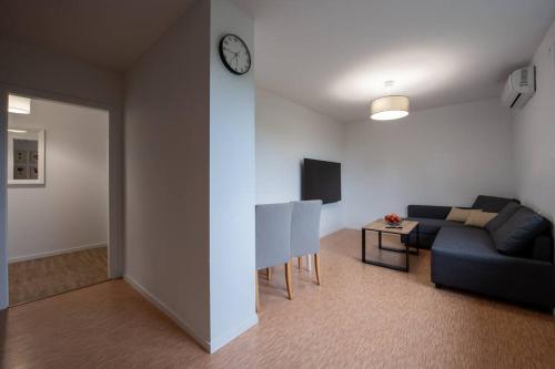 Μια τηλεόραση ή/και κέντρο ψυχαγωγίας στο Apartament Miodowy