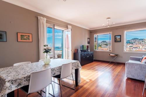 Χώρος καθιστικού στο GuestReady - Sao Tiago in Old Town