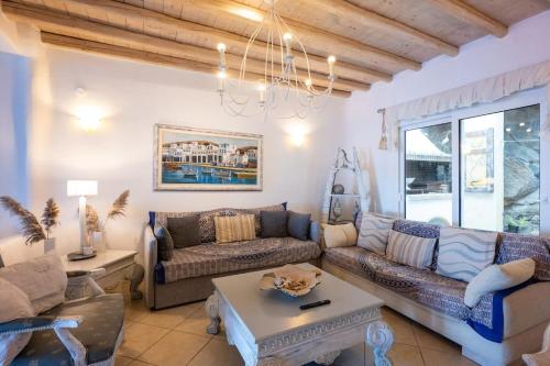 Private Villa Anemi, Infinity Town Views by Avimar Villas