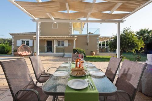 Villa Erato with private swimming pool