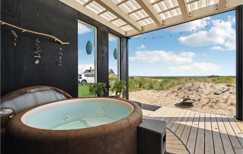 Μπαλκόνι ή βεράντα στο Nice Home In Hvide Sande With Sauna
