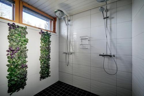 Et badeværelse på Villa Metsanhenki Himos