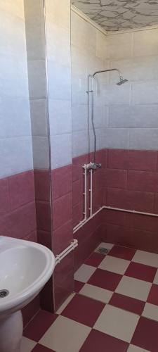Bilik mandi di Mirana Mayotte Hostel 47