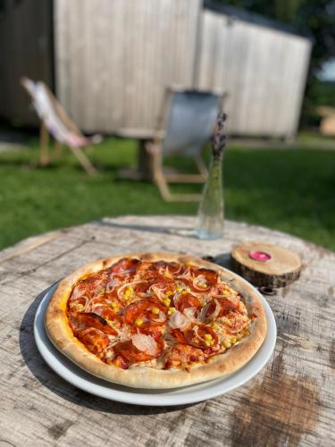 Comida en o cerca de este camping