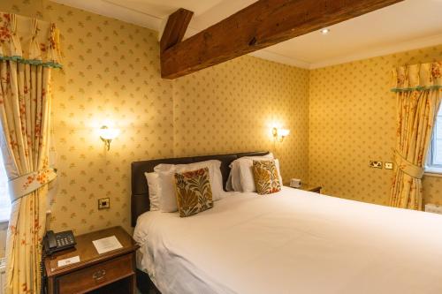 The Izaak Walton Country House Hotel - Dovedaleにあるベッド