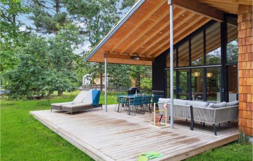 Κήπος έξω από το Gorgeous Home In Højby With Sauna