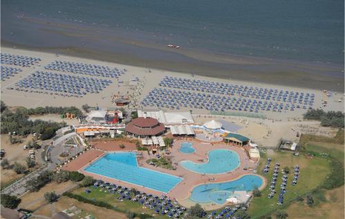 an aerial view of a resort with a beach at 3 Bedroom Gorgeous Home In Albarella Ro in Isola Albarella