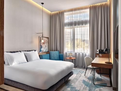 Postel nebo postele na pokoji v ubytování Crowne Plaza Sofia by IHG