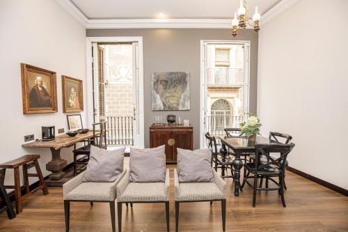 beautiful trendy spacious apartment very central location