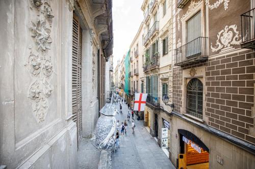 beautiful trendy spacious apartment very central location