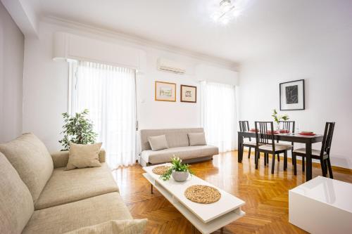 Spacious 2 Bedroom Apartment in Kolonaki