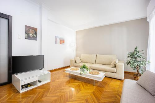Spacious 2 Bedroom Apartment in Kolonaki