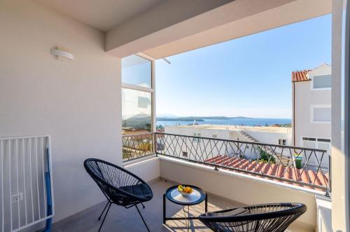 Apartments Lanterna Hvar