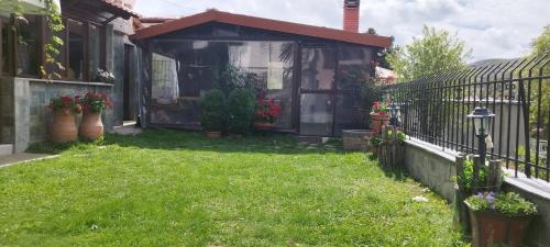 Un jardín fuera de selikalpakishouse
