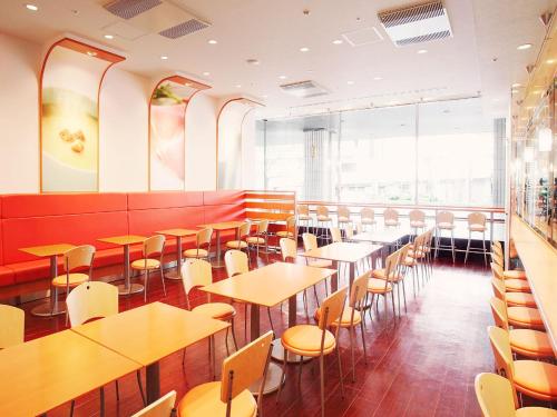 Restoran ili drugo mesto za obedovanje u objektu Hotel New Hankyu Osaka Annex