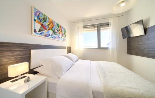 Holiday house with a swimming pool Krk - 23581