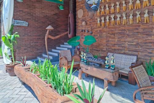 Κήπος έξω από το Omah Kampoeng Near UKSW Salatiga Mitra RedDoorz