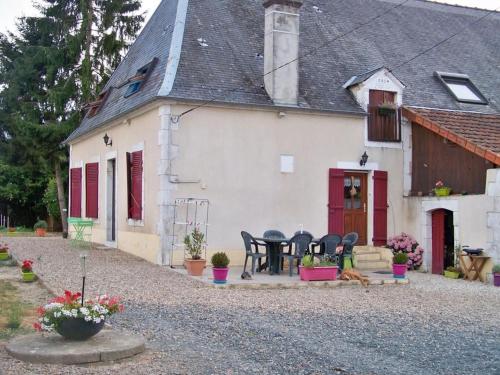 Gîte et camping à la ferme avec espace détente - Profitez de la campagne du Berry - FR-1-591-558