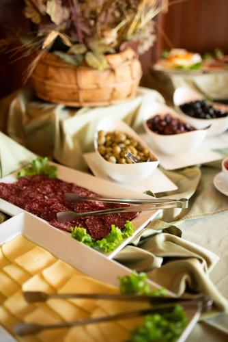 Jídlo v hotelu nebo okolí