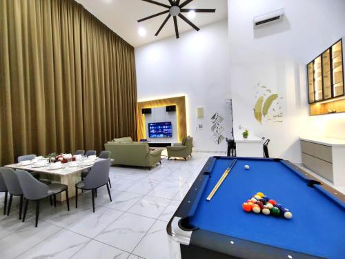 Biliár nebo kulečník v ubytování Netizen The Only Penthouse Balakong Cheras Tun Hussien Onn