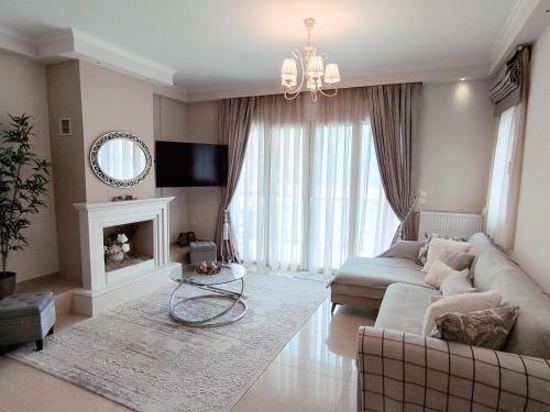 Η πέρλα της λίμνης/ The lake's pearl