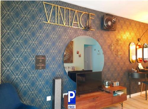80s Loft ViNTAGE 15' Málaga Airport Free Guest Parking