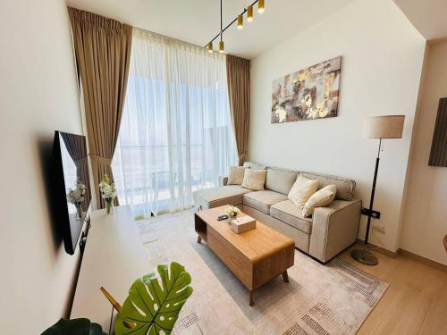 Furnished 1br In Jvc Pool Access Free Parking