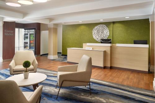 Fairfield Inn & Suites by Marriott Anderson Clemsonにあるシーティングエリア