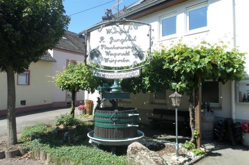 Taman di luar Weingut-Ferienwohnung Jungblut - nur Urlaubsgäste