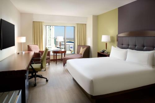 Hilton Charlotte Uptown Image