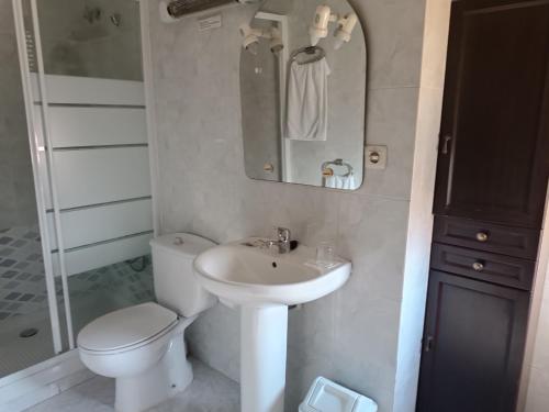 Ένα μπάνιο στο Hostal Ávila